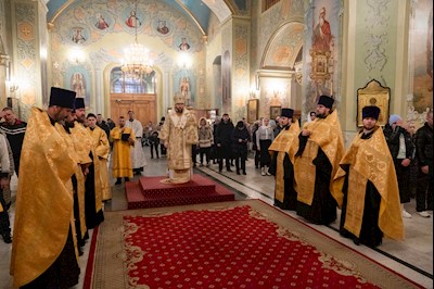 Митрополит Игнатий совершил всенощное бдение в Покровском соборе г. Саратова