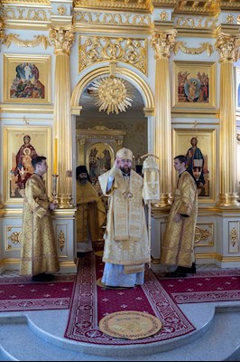 Митрополит Игнатий совершил Божественную литургию в храме апостола и евангелиста Иоанна Богослова при СПДС