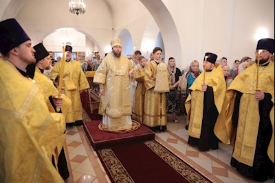 Всенощное бдение в Петропавловском храме г. Саратова