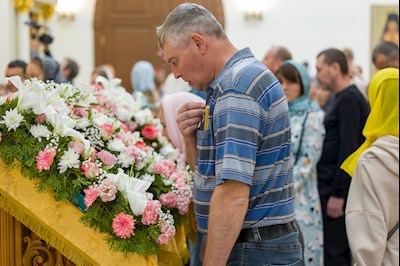 Митрополит Игнатий совершил Божественную литургию в соборном храме святителя Спиридона Тримифунтского г. Саратова
