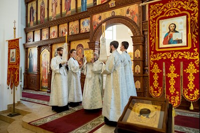 Митрополит Игнатий совершил всенощное бдение в храме в честь Нерукотворного Образа Спасителя г. Саратова