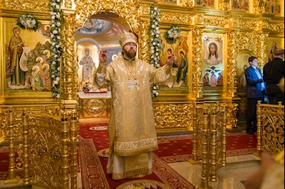 Митрополит Игнатий совершил ночное рождественское богослужение