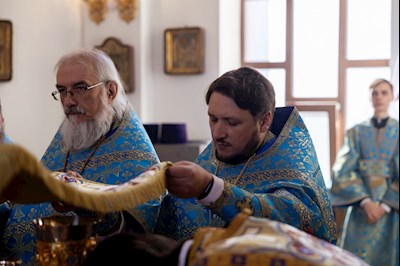 Митрополит Игнатий совершил Божественную литургию в храме в честь Казанской иконы Божией Матери г.Саратова