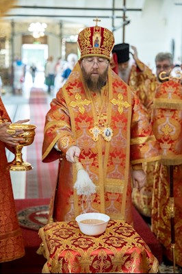 Митрополит Игнатий совершил Божественную литургию в Свято-Никольском мужском монастыре г. Саратова