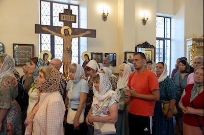Митрополит Игнатий совершил Божественную литургию в Серафимовском храме г. Саратова