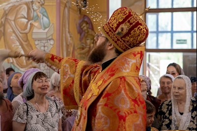Митрополит Игнатий совершил Божественную литургию в Свято-Никольском мужском монастыре г. Саратова