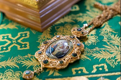 Митрополит Игнатий совершил Божественную литургию в Духосошественском соборе г. Саратова