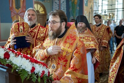 Митрополит Игнатий совершил Божественную литургию в Свято-Никольском мужском монастыре г. Саратова