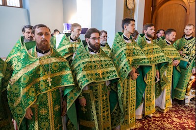 Митрополит Игнатий совершил Божественную литургию в Духосошественском соборе г. Саратова