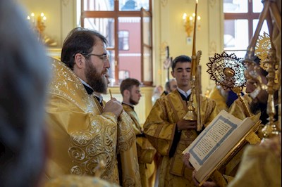 Митрополит Игнатий совершил Божественную литургию в храме апостола и евангелиста Иоанна Богослова при СПДС