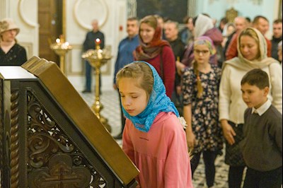 Митрополит Игнатий совершил Божественную литургию в Духосошественском соборе г. Саратова