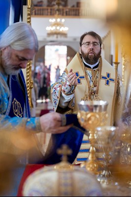 Митрополит Игнатий совершил Божественную литургию в храме в честь Казанской иконы Божией Матери г.Саратова