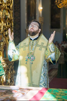 Митрополит Игнатий совершил Божественную литургию в Духосошественском соборе г. Саратова