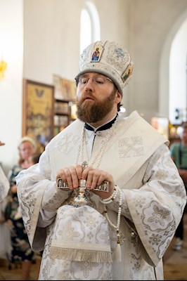 Митрополит Игнатий совершил всенощное бдение в храме в честь Нерукотворного Образа Спасителя г. Саратова