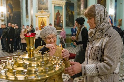 Митрополит Игнатий совершил Божественную литургию в Духосошественском соборе г. Саратова