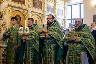 Митрополит Игнатий совершил Божественную литургию в Серафимовском храме г. Саратова