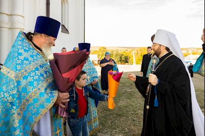 Митрополит Игнатий совершил Божественную литургию в храме святого апостола и евангелиста Иоанна Богослова с. Казанла Базарно-Карабулакского района