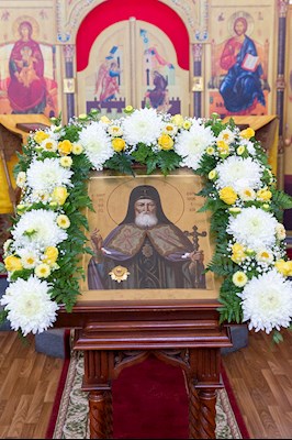 Божественная литургия в храме во имя святителя Митрофана, епископа Воронежского, г.Саратова