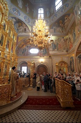 Митрополит Игнатий совершил Божественную литургию в Свято-Троицком кафедральном соборе г. Саратова