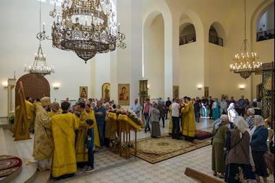 Митрополит Игнатий совершил Божественную литургию в соборном храме святителя Спиридона Тримифунтского г. Саратова
