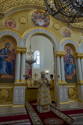Митрополит Игнатий совершил Божественную литургию в соборном храме святителя Спиридона Тримифунтского г. Саратова