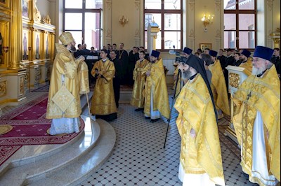 Митрополит Игнатий совершил Божественную литургию в храме апостола и евангелиста Иоанна Богослова при СПДС