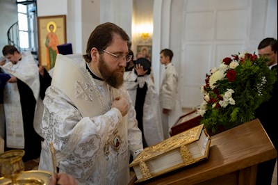 Митрополит Игнатий совершил всенощное бдение в храме в честь Нерукотворного Образа Спасителя г. Саратова