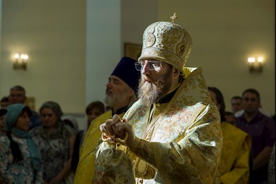 Митрополит Игнатий совершил Божественную литургию в соборном храме святителя Спиридона Тримифунтского г. Саратова
