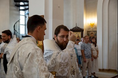 Митрополит Игнатий совершил всенощное бдение в храме в честь Нерукотворного Образа Спасителя г. Саратова
