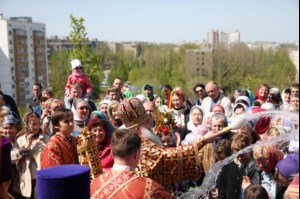 Митрополит Лонгин возглавил Литургию с сурдопереводом