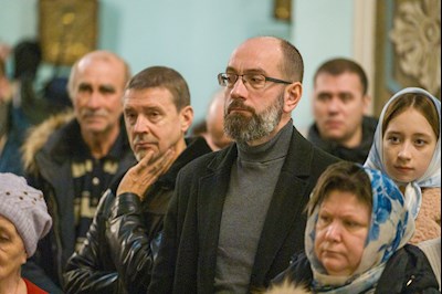 Митрополит Игнатий совершил Божественную литургию в Духосошественском соборе г. Саратова