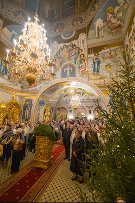 Митрополит Игнатий совершил ночное рождественское богослужение