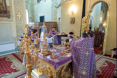 Митрополит Игнатий совершил Божественную литургию в Покровском соборе г. Саратова