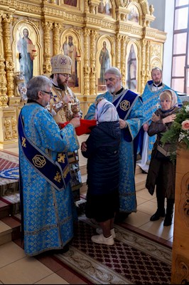 Митрополит Игнатий совершил Божественную литургию в храме в честь Казанской иконы Божией Матери г.Саратова