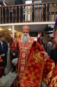 Божественная литургия и панихида в храме во имя святителя и чудотворца Николая на Елшанском кладбище г.Саратова