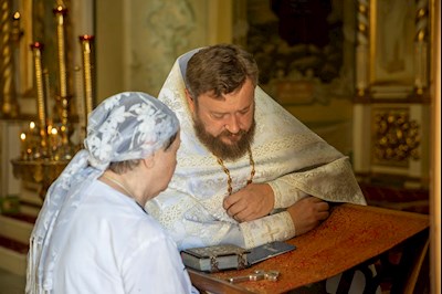 Митрополит Игнатий совершил Божественную литургию в Покровском соборе г. Саратова