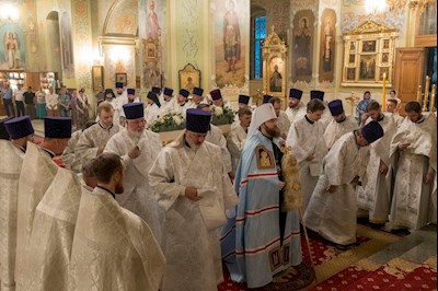 Митрополит Игнатий совершил ночную Божественную литургию в Покровском соборе г. Саратова