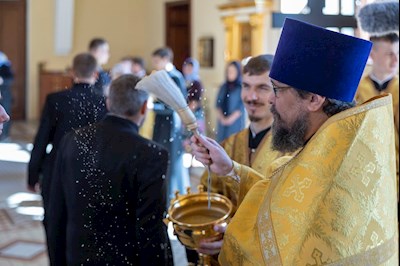 Митрополит Игнатий совершил Божественную литургию в храме апостола и евангелиста Иоанна Богослова при СПДС