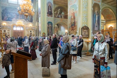 Митрополит Игнатий совершил Божественную литургию в Покровском соборе г. Саратова