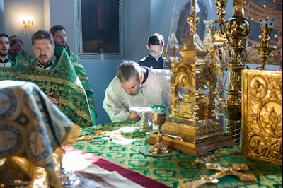 Митрополит Игнатий совершил Божественную литургию в Духосошественском соборе г. Саратова
