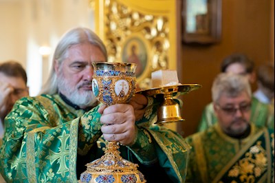 Митрополит Игнатий совершил Божественную литургию в Серафимовском храме г. Саратова