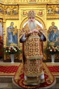 Митрополит Лонгин возглавил Литургию с сурдопереводом