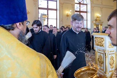 Митрополит Игнатий совершил Божественную литургию в храме апостола и евангелиста Иоанна Богослова при СПДС