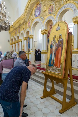 Митрополит Игнатий совершил Божественную литургию в соборном храме святителя Спиридона Тримифунтского г. Саратова