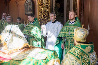 Митрополит Игнатий совершил Божественную литургию в Духосошественском соборе г. Саратова