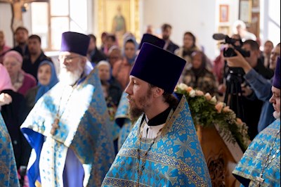 Митрополит Игнатий совершил Божественную литургию в храме в честь Казанской иконы Божией Матери г.Саратова