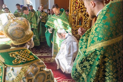 Митрополит Игнатий совершил Божественную литургию в Духосошественском соборе г. Саратова