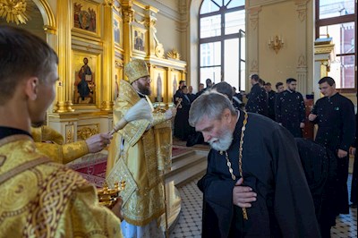 Митрополит Игнатий совершил Божественную литургию в храме апостола и евангелиста Иоанна Богослова при СПДС
