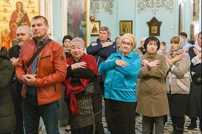Митрополит Игнатий совершил Божественную литургию в Духосошественском соборе г. Саратова