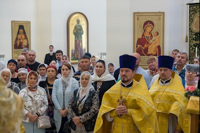 Митрополит Игнатий совершил Божественную литургию в соборном храме святителя Спиридона Тримифунтского г. Саратова